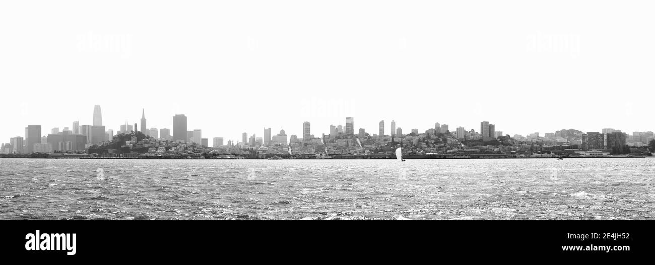 Front de mer avec paysage urbain en arrière-plan à San Francisco, Californie, États-Unis Banque D'Images