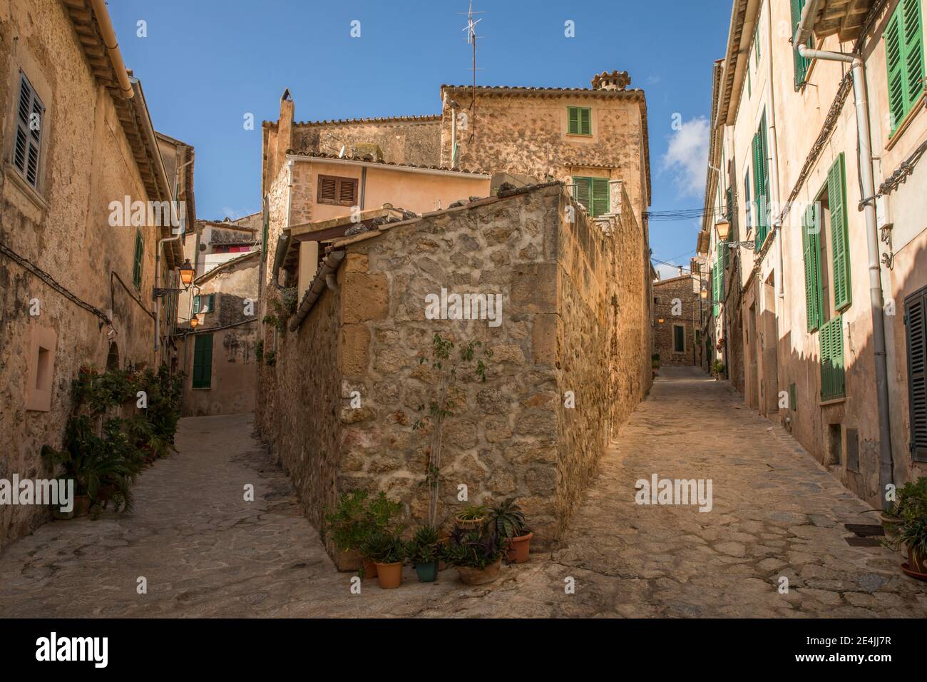 Espagne, Majorque, Valldemossa, ruelles vides du vieux village de montagne Banque D'Images