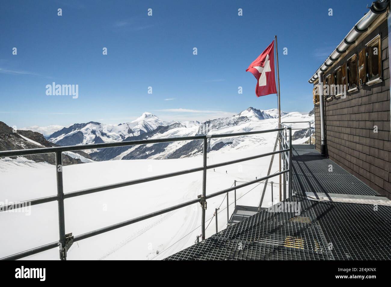Bâtiments à la cabane Mönchsjoch sous la montagne Mönch à L'Oberland bernois dans les Alpes suisses Banque D'Images