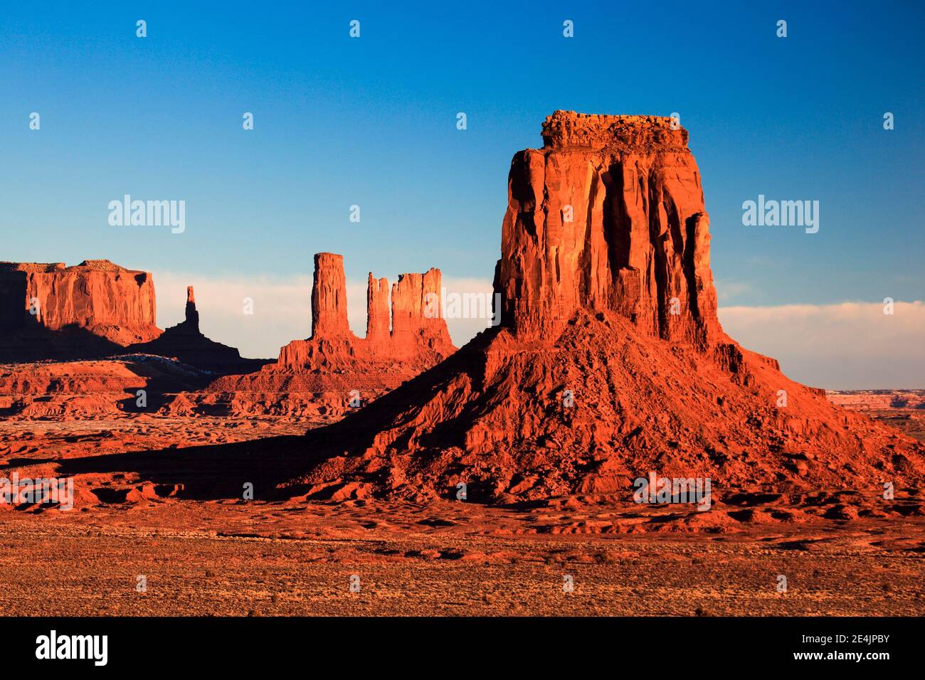 Monument Valley, vue près de Artists point, Table Mountains et Monolite, Utah, Etats-Unis Banque D'Images