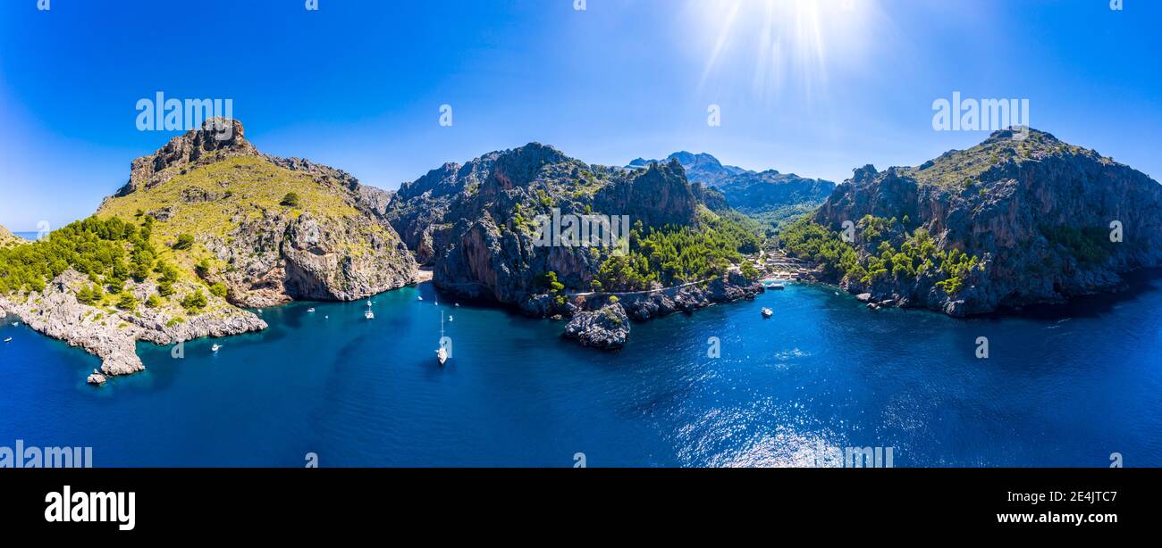 Vue idyllique de la mer bleue contre, Majorque, Torrent de Pareis, Sierra de Tramuntana, Iles Baléares, Espagne Banque D'Images