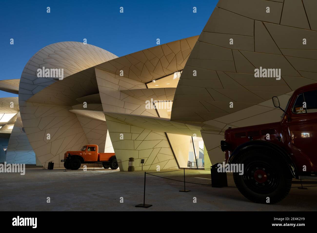 Bâtiment du Musée national du Qatar - conçu par un architecte français Jean nouvel et inspiré par la rose du désert local Banque D'Images