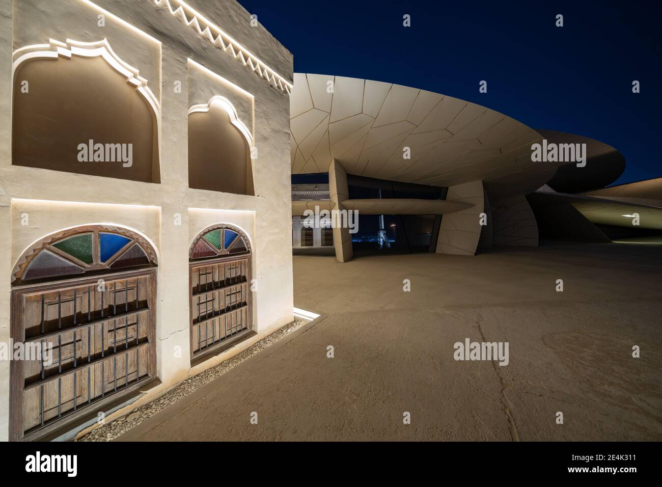 Bâtiment du Musée national du Qatar - conçu par un architecte français Jean nouvel et inspiré par la rose du désert local Banque D'Images