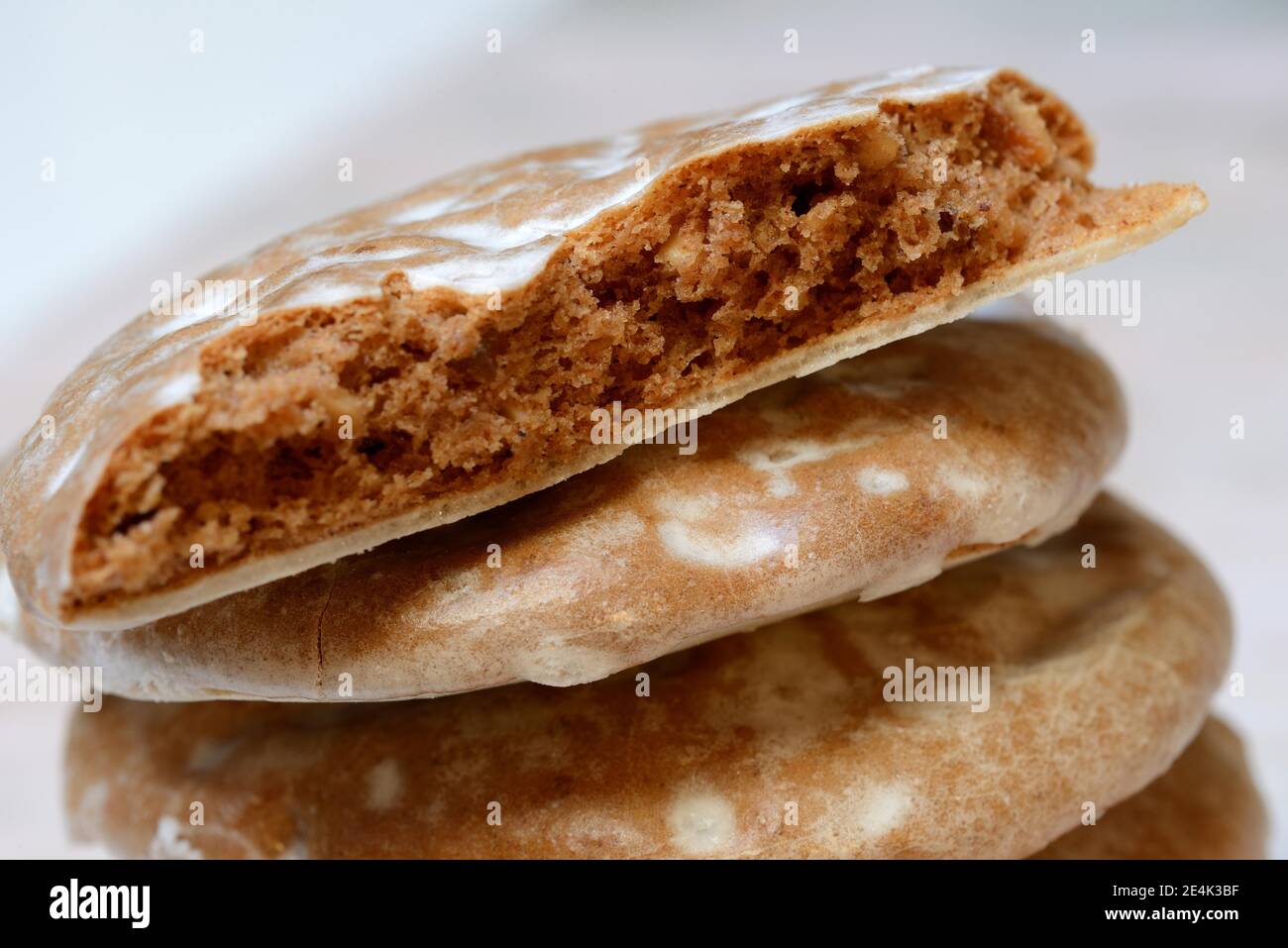 Oflagen-Lebkuchen, Olatenlebkuchen, divisé en deux, ouvert, pain d'épice de Nuremberg, glacé Banque D'Images