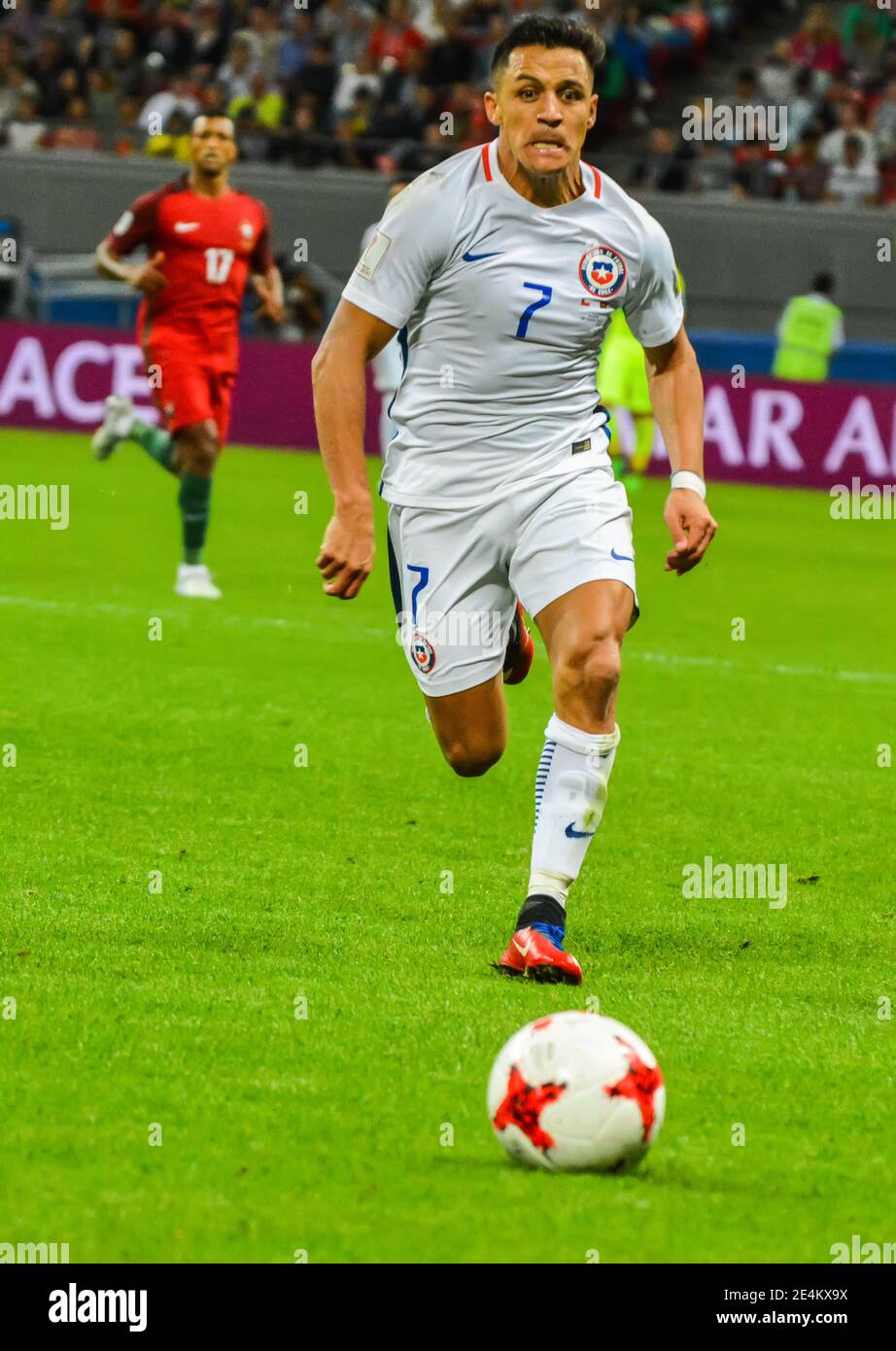 Kazan, Russie – 28 juin 2017. L'attaquant de l'équipe nationale de football chilienne Alexis Sanchez lors de la demi-finale de la coupe des Confédérations de la FIFA 2017 Portugal contre Chili. Banque D'Images