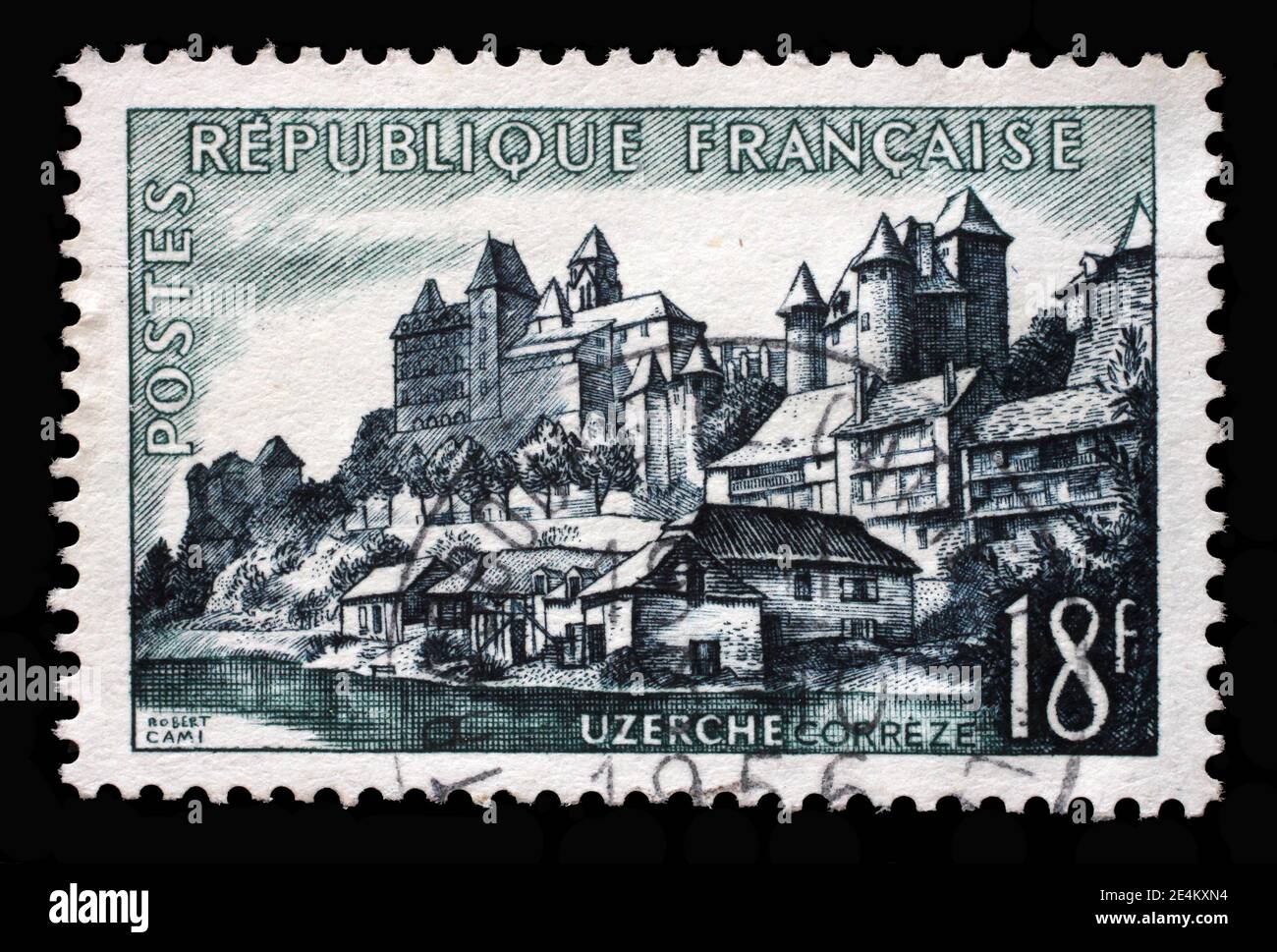 Timbre imprimé en France montre Uzerche, série Tourisme, vers 1955. Banque D'Images