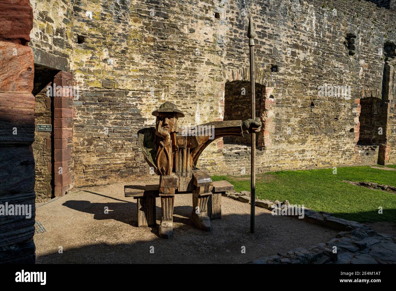 La sculpture sculptée dans le château de Conwy par John Merrill Banque D'Images
