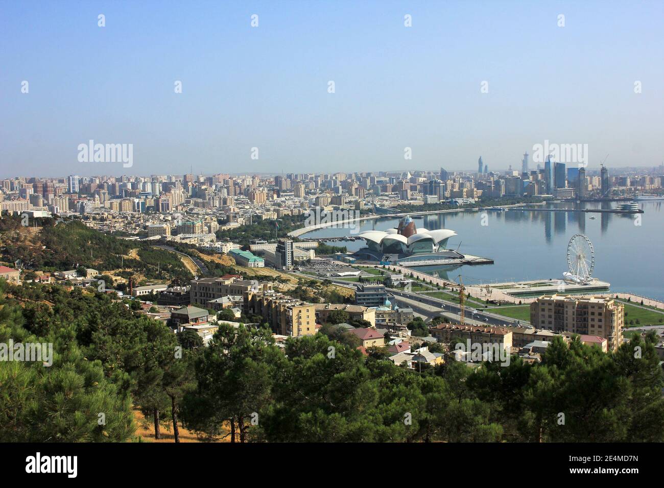 Azerbaïdjan. Bakou. 08/09/2018. Belle vue du parc de montagne à la ville de Bakou. Banque D'Images