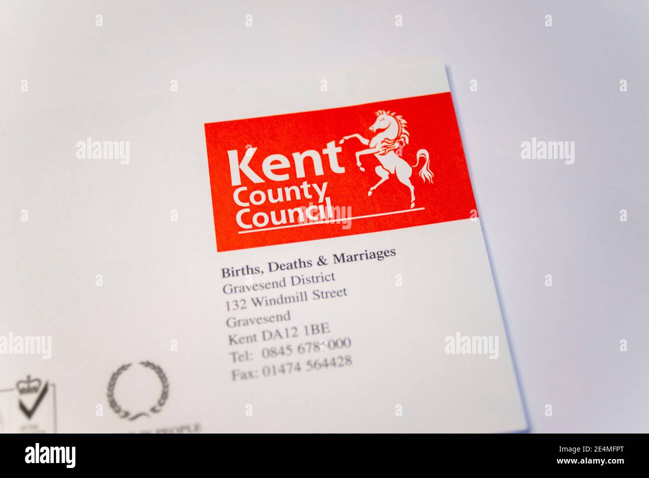 Titre de la lettre du conseil du comté de Kent. Naissances, décès et mariages. Cheval blanc de Kent, logo, symbole. Banque D'Images