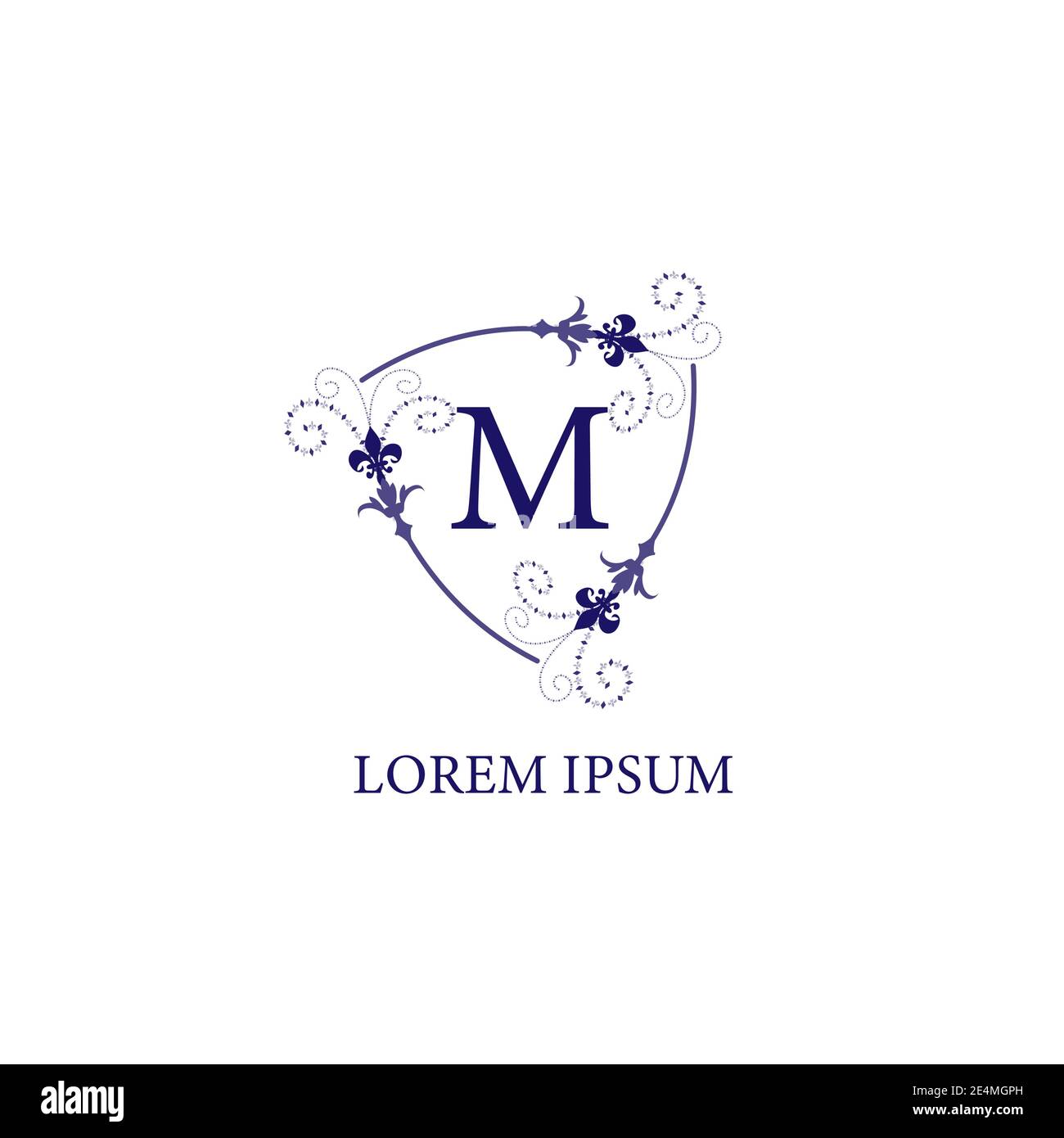 Modèle de logo initial de l'alphabet lettre M. Bouclier floral décoratif avec décoration Lily Flower. Isolé sur fond blanc. Violet Violet couleur Illustration de Vecteur