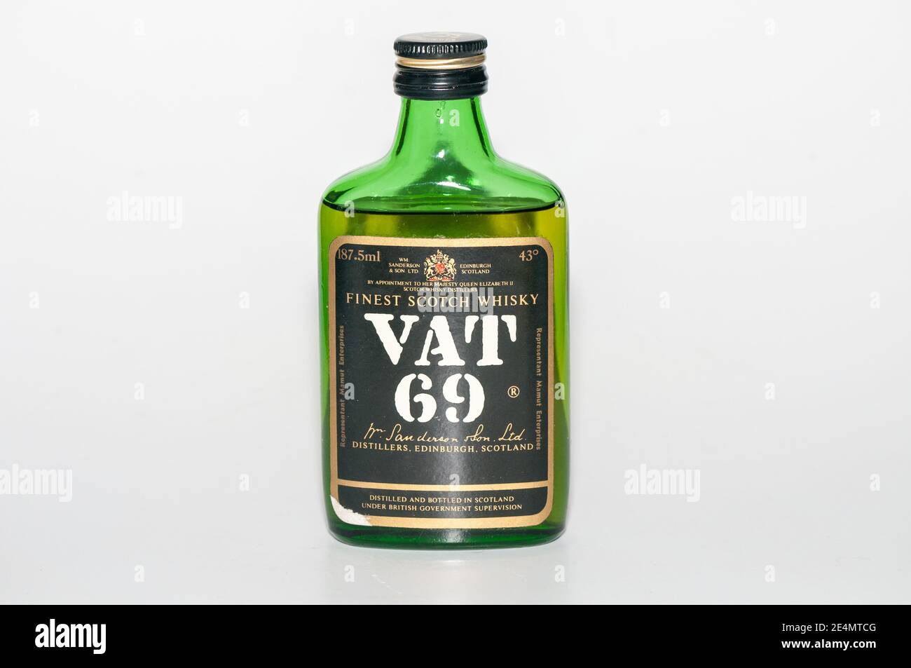 Bouteille d'époque de VAT 69, whisky scotch mélangé Banque D'Images
