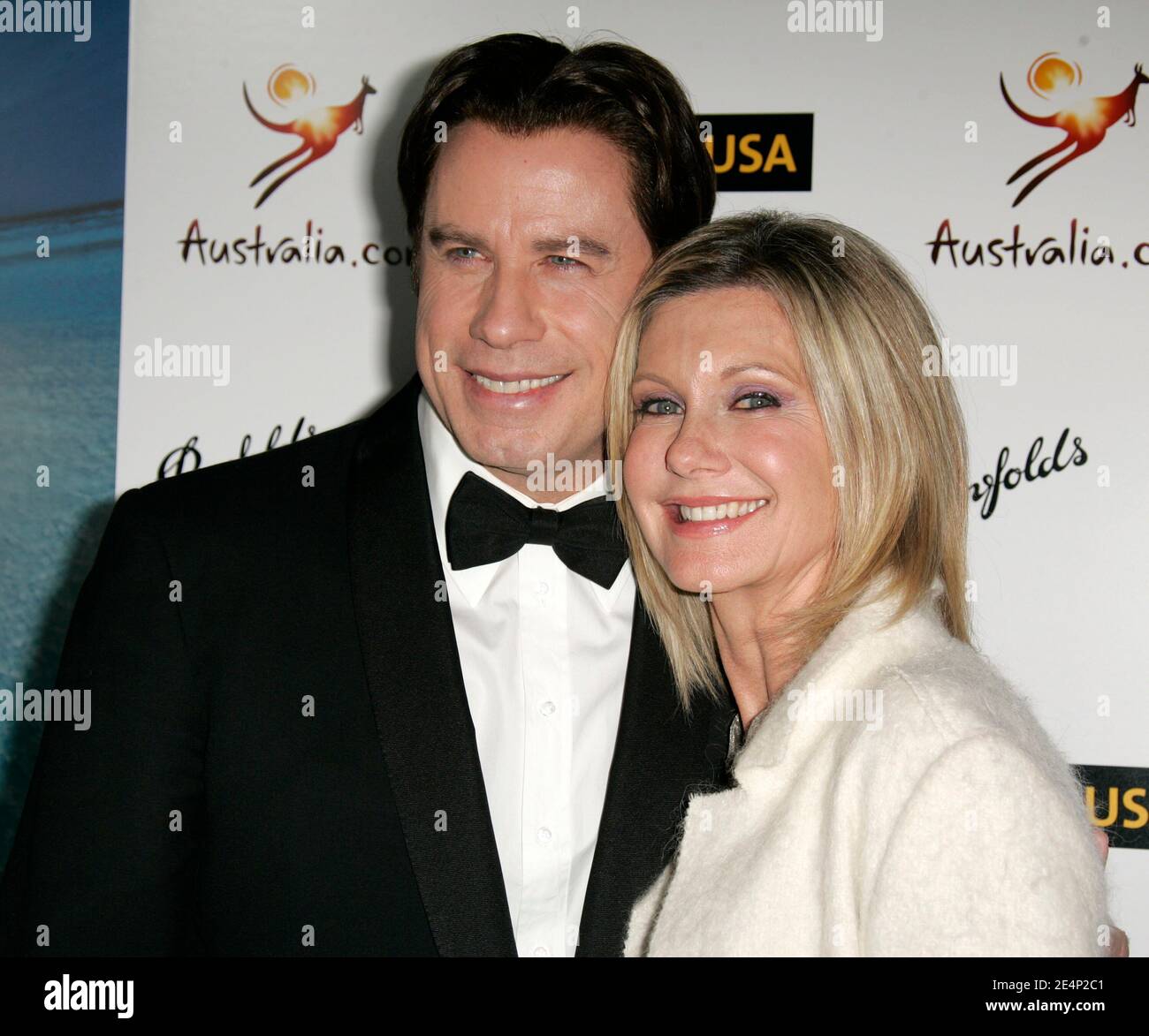 John Travolta et Olivia Newton-John arrivent pour le Gala Black Tie de G'day USA Australia, qui s'est tenu à la grande salle de bal Hollywood and Highland à Los Angeles, CA, USA le samedi 19 janvier 2008. Photo de Walker/ABACAPRESS.COM Banque D'Images
