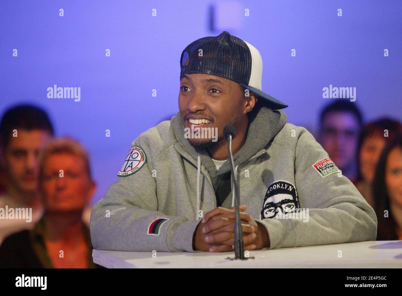 La chanteuse de rap française Soprano participe à l'enregistrement d'une émission de radio à Paris, France, le 22 janvier 2008. Photo de Greg Soussan/ABACAPRESS.COM Banque D'Images