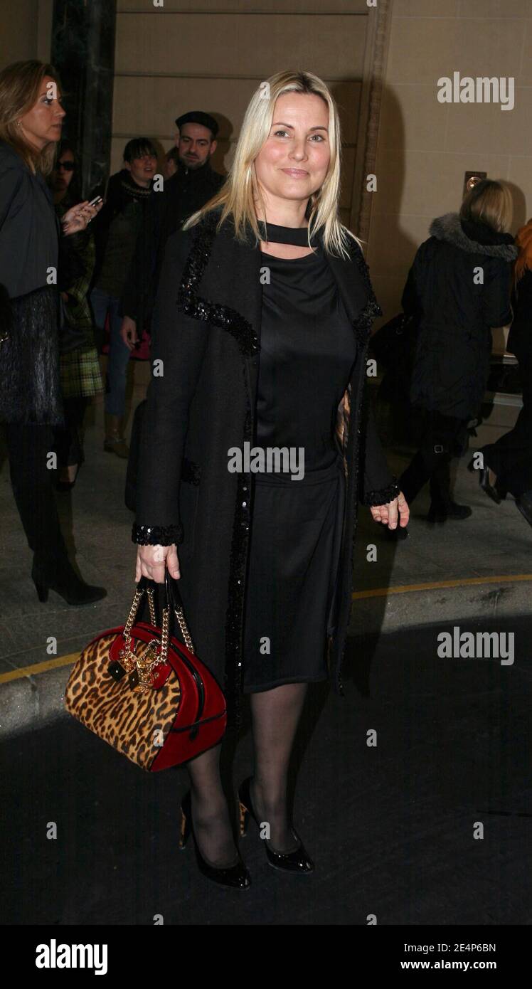 Sophie Fvier participe au spectacle de haute-Couture Printemps-été 2008 de Valentino qui s'est tenu au Musée Rodin à Paris, en France, le 23 janvier 2008. Valentino, 75 ans, prend sa retraite après 45 ans de service. Photo par ABACAPRESS.COM Banque D'Images