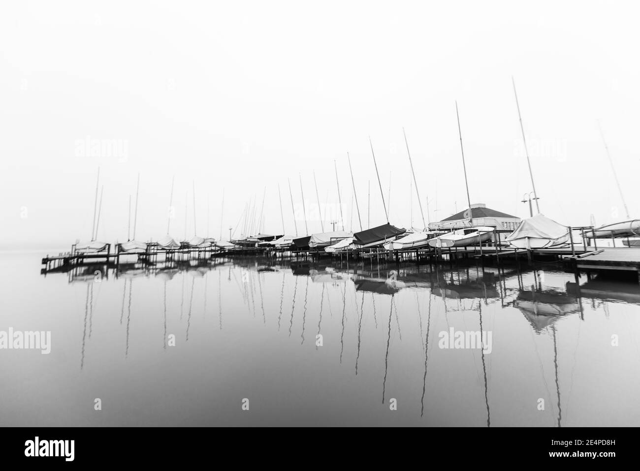 Lac brumeux Banque D'Images