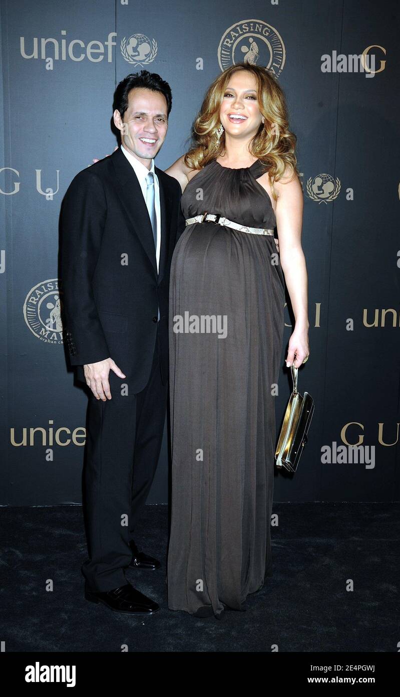 Une femme enceinte Jennifer Lopez portant Gucci et son mari Marc Anthony  arrivant pour la Gucci et Madonna, accueille UNE nuit au Malawi et à  l'UNICEF, qui s'est tenue au United Nations