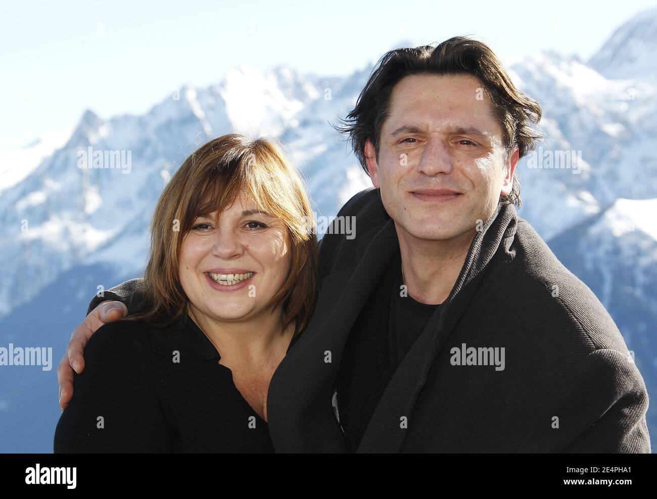 Michele Bernier et Pierre Cassignard posent lors du 10e Festival international du film de télévision de Luchon qui s'est tenu dans les Pyrénées françaises, en France, le 8 février 2008. Photo de Patrick Bernard/ABACAPRESS.COM Banque D'Images