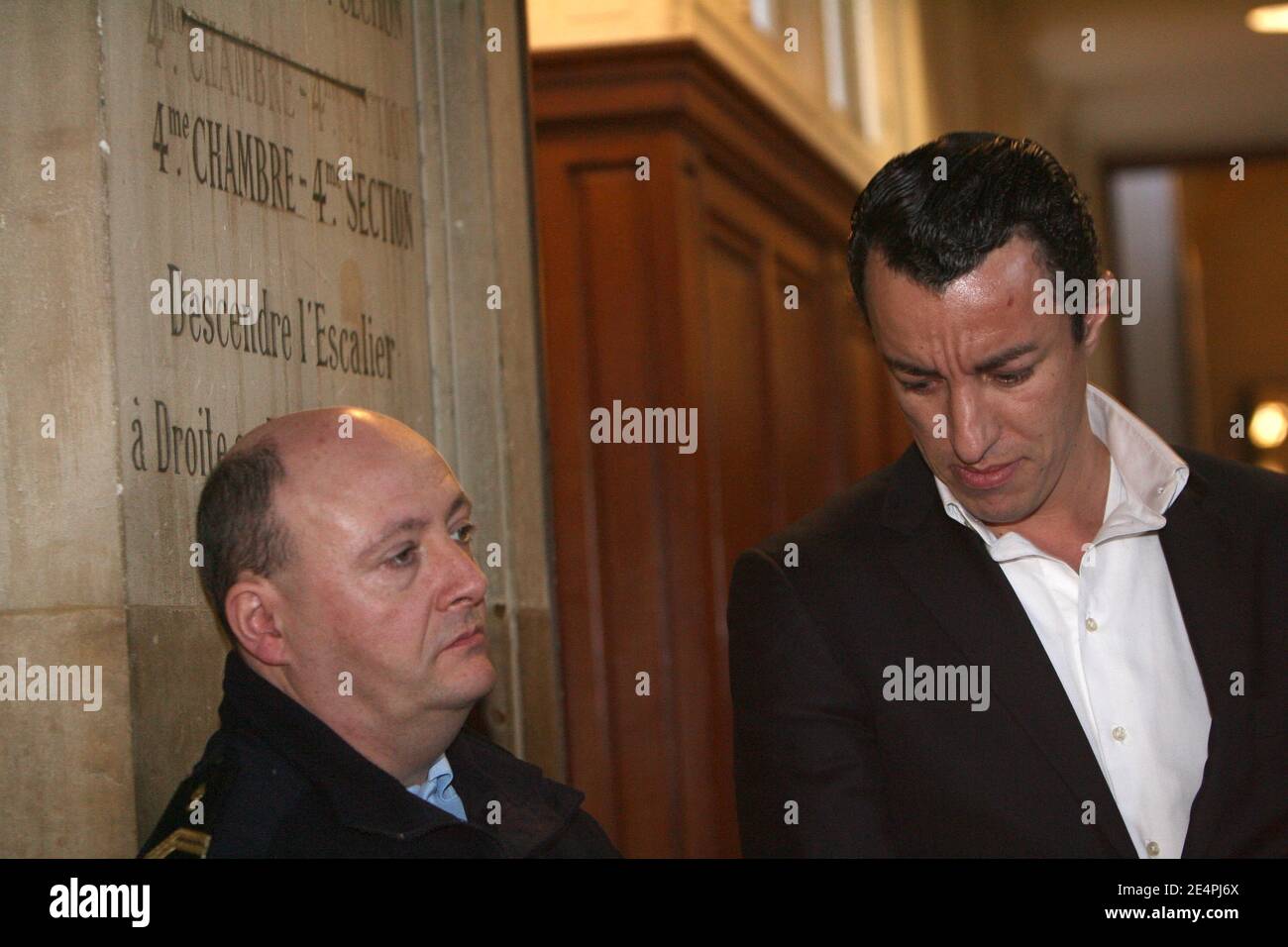 L'avocat français Karim Achoui est vu au palais de justice de Paris, en France, le 8 février 2008. Photo par ABACAPRESS.COM Banque D'Images L'avocat français Karim Achoui est vu au palais de justice de Paris, en France, le 8 février 2008. Photo par ABACAPRESS.COM Banque D'Images