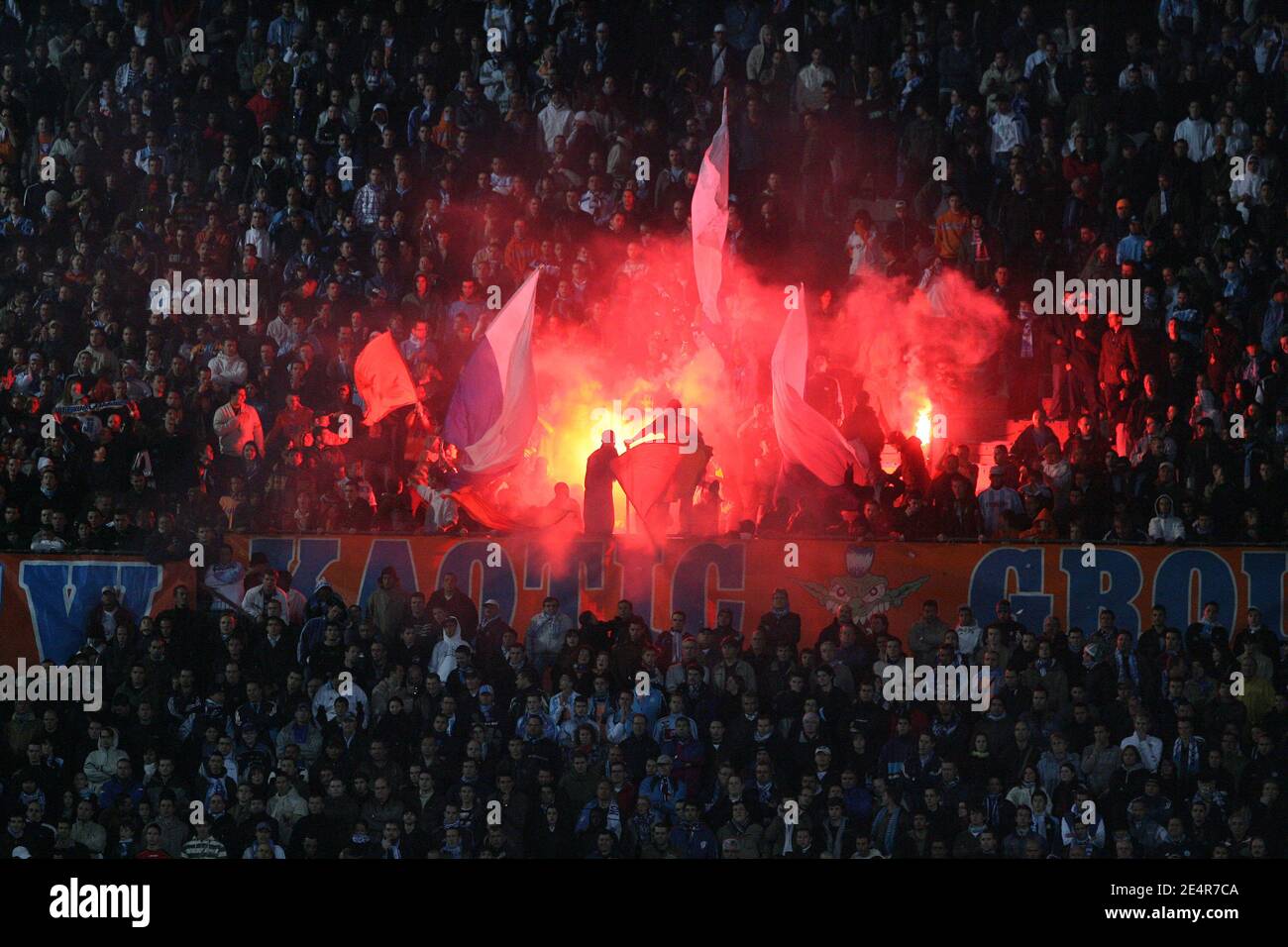 Ambiance pendant le match de football de la Ligue 1 Olympique de Marseille contre Auxerre au Stade vélodrome de Marseille, France le 1er mars 2008. Marseille a gagné 2-1. Photo de Stuart Morton/Cameleon/ABACAPRESS.COM Banque D'Images