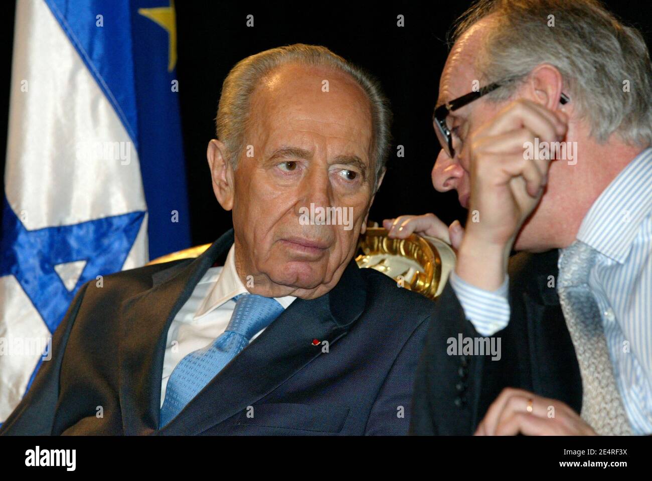 Le Président israélien Shimon Peres visite le Centre d'histoire de la résistance et de la Déportation à Lyon, France, le 12 mars 2008. Photo de Pascal Fayolle/Pool/ABACAPRESS.COM Banque D'Images