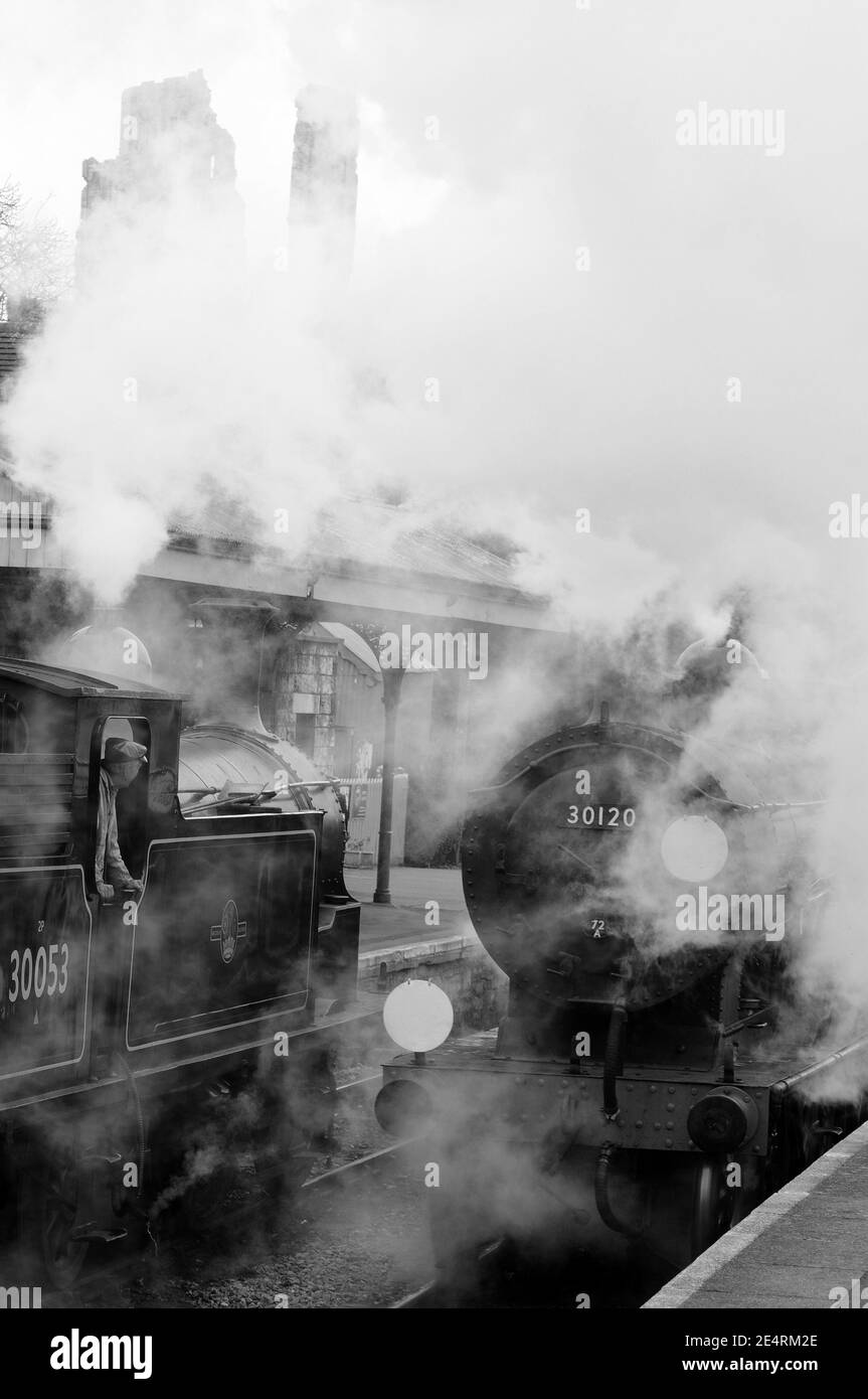 '30120' et '30053' à la gare du château de Corfe. Banque D'Images '30120' et '30053' à la gare du château de Corfe. Banque D'Images