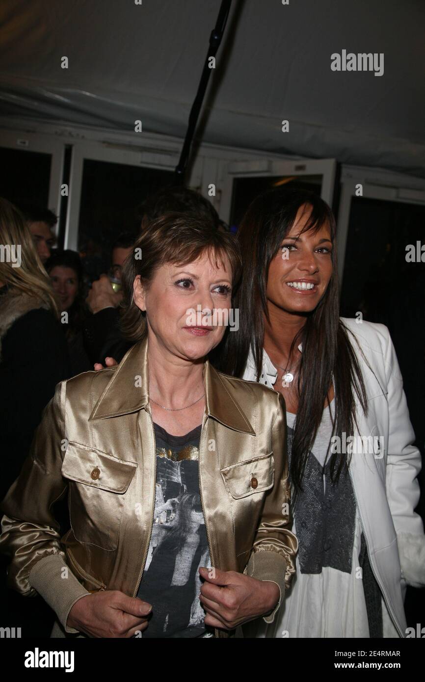 Dorothee et Nathalie Marquay assistent à l'inauguration de la chaîne 'IDF1' pour TNT, qui s'est tenue à l'Aquaboulevard à Paris, en France, le 20 mars 2008. Photo de Denis Guignebourg/ABACAPRESS.COM Banque D'Images