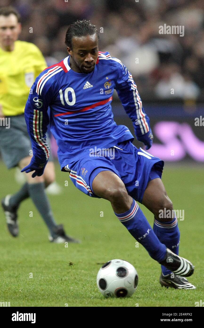 Sidney Govou en action pendant le match de football amical, la France contre l'Angleterre au stade de Frane à Saint-Denis près de Paris, France, le 26 mars 2008. La France a gagné 1-0. Photo de Morton-Taamalah/Cameleon/ABACAPRESS.COM Banque D'Images