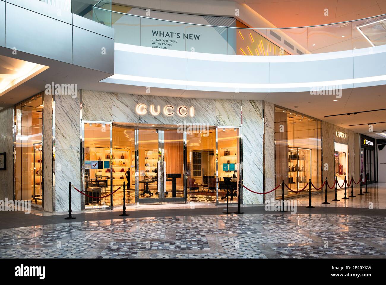 Santa Clara, CA USA - 14 janvier 2021 : boutique de créateurs de mode de  luxe Gucci. Une maison de mode de luxe vendant des vêtements, des  cosmétiques Photo Stock - Alamy