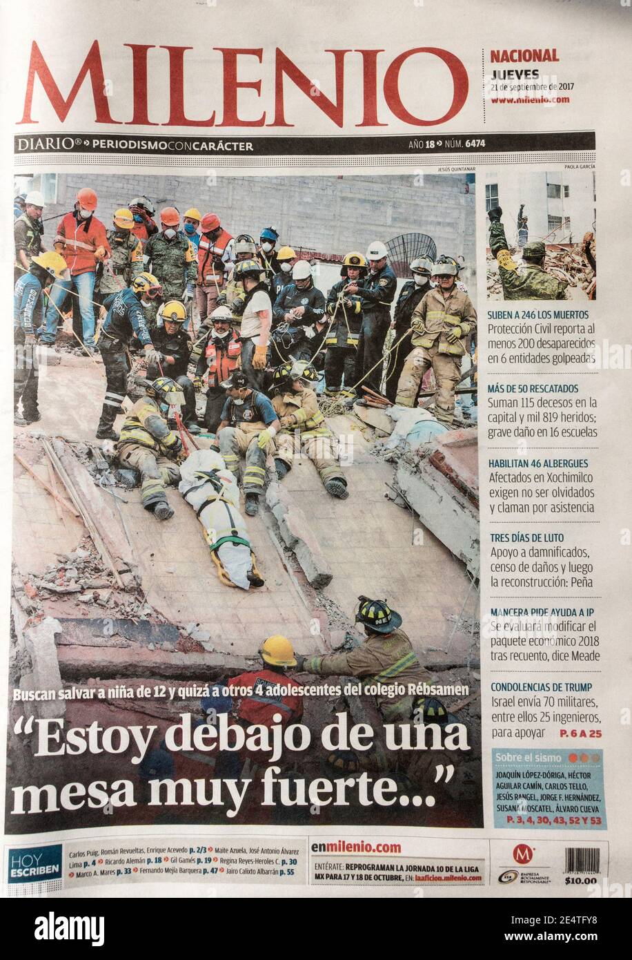 Le journal mexicain rapporte les suites du tremblement de terre du 19 septembre 2017 Banque D'Images