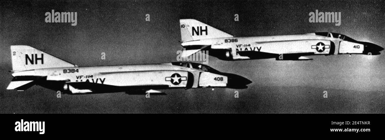 McDonnell F-4B Phantom IIS de VF-114 en vol, vers 1962. Banque D'Images