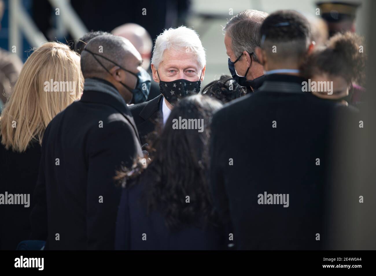 L'ancien président Bill Clinton arrive pour la 59e cérémonie d'inauguration présidentielle au front ouest du Capitole des États-Unis le 20 janvier 2021 à Washington Banque D'Images