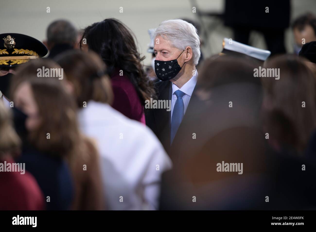 L'ancien président Bill Clinton arrive pour la 59e cérémonie d'inauguration présidentielle au front ouest du Capitole des États-Unis le 20 janvier 2021 à Washington Banque D'Images