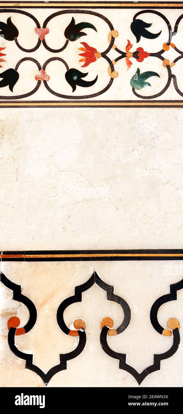 Bannière horizontale ou verticale avec décoration florale en marbre ancien. Mosaïque ancienne sur marbre à Taj Mahal, Inde. Modèle de maquette. Copier l'espace pour le texte Banque D'Images