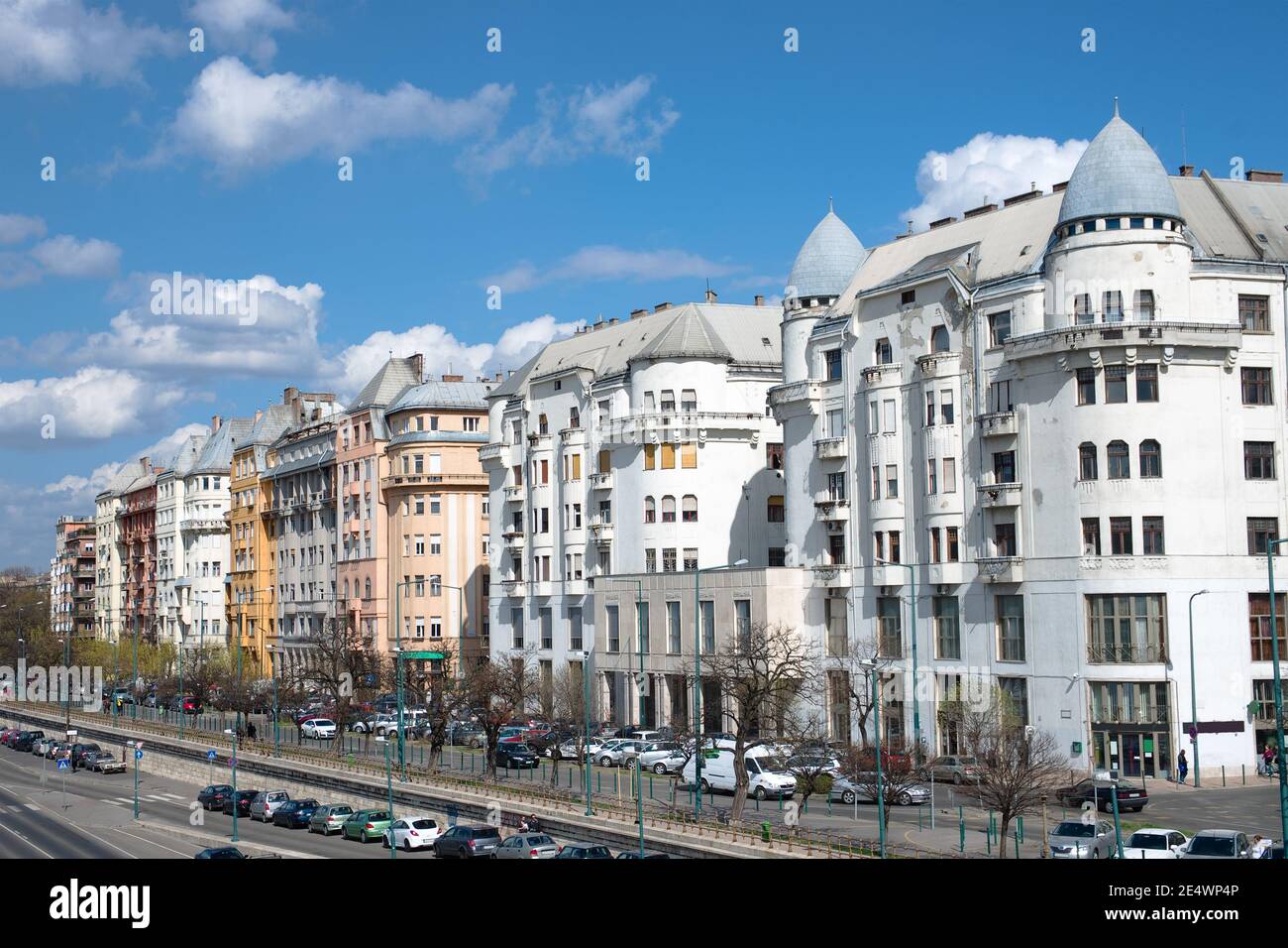 Élégantes demeures le long du Danube de Budapest Banque D'Images