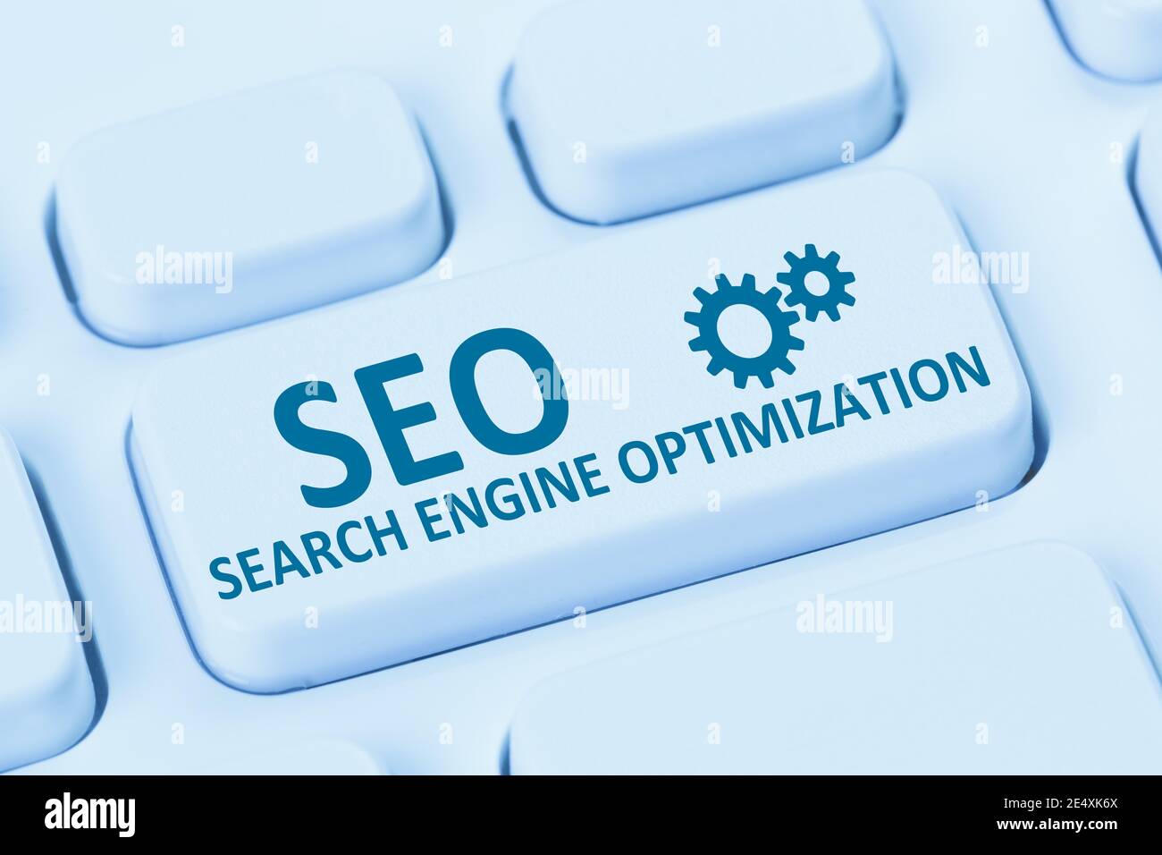 SEO Search Engine Optimization sites Web résultats Internet bleu symbole ordinateur clavier Banque D'Images