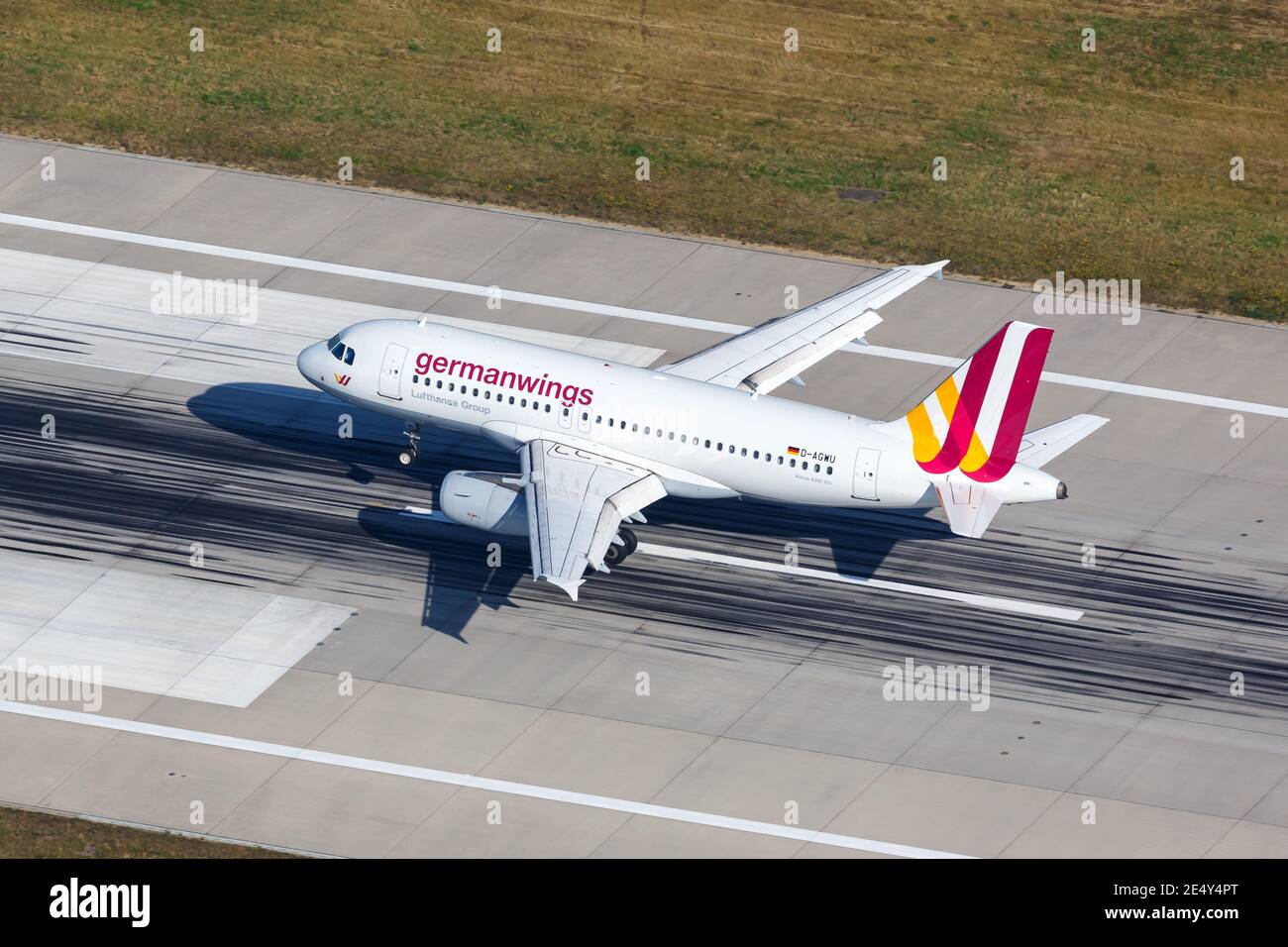 Stuttgart, Allemagne - 2 septembre 2016 : avion Airbus A319 de Germanwings à l'aéroport de Stuttgart (STR) en Allemagne. Airbus est un fabricant européen d'avions Banque D'Images
