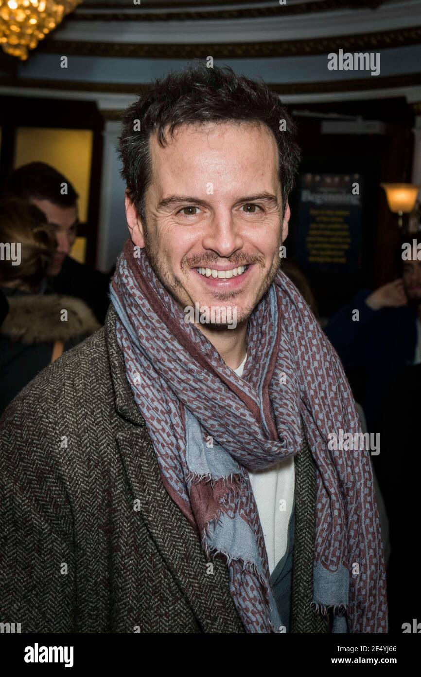 Andrew Scott assiste à la première soirée de presse au Ambassadeurs Theatre de Londres. Banque D'Images