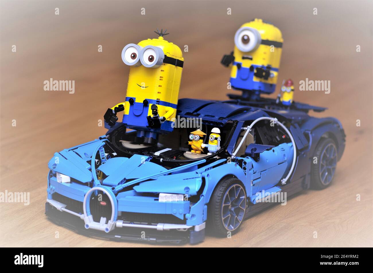 Bugatti Chiron et Minions Banque D'Images