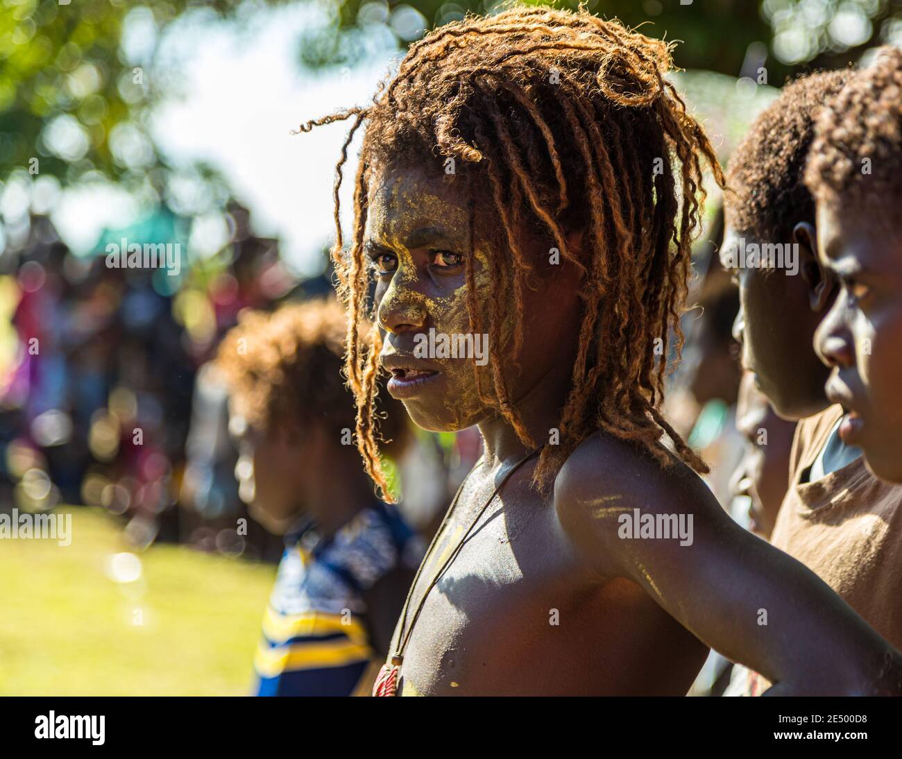 Sing-Sing à Bougainville, Papouasie-Nouvelle-Guinée. Festival de village coloré à Bougainville avec musique et danse Banque D'Images