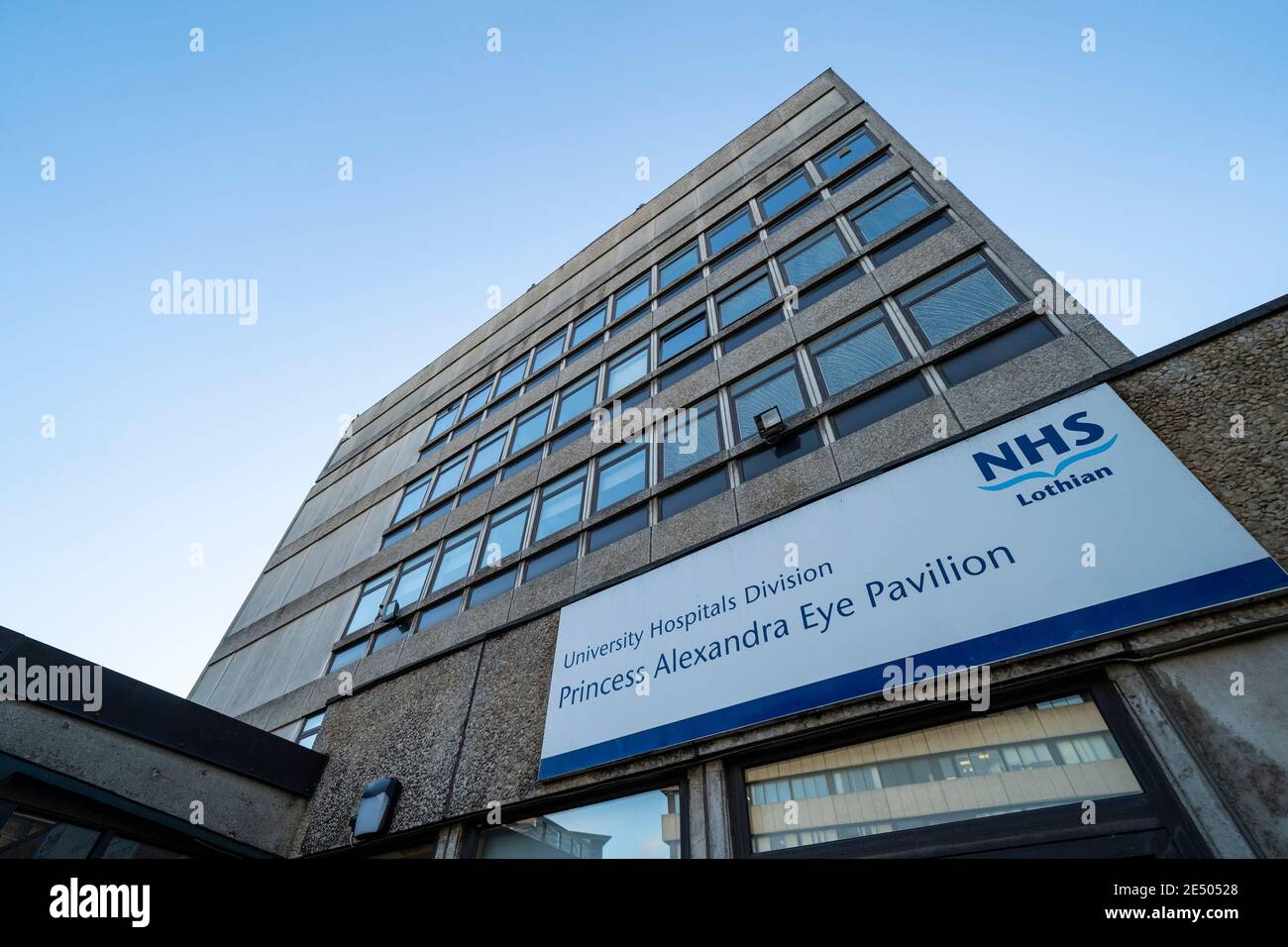 Édimbourg, Écosse, Royaume-Uni. 25 janvier 2021. Vue générale sur le Princess Alexandra Eye Pavilion. L'avenir du vieillissement de l'hôpital Princess Alexandra Eye Pavilion d'Édimbourg est incertain, après que le gouvernement écossais ne financerait pas un remplacement. Les soins oculaires futurs dans la ville pourraient être répartis dans d'autres hôpitaux à Lothian le pavillon ferme. Iain Masterton/Alay Live News Banque D'Images