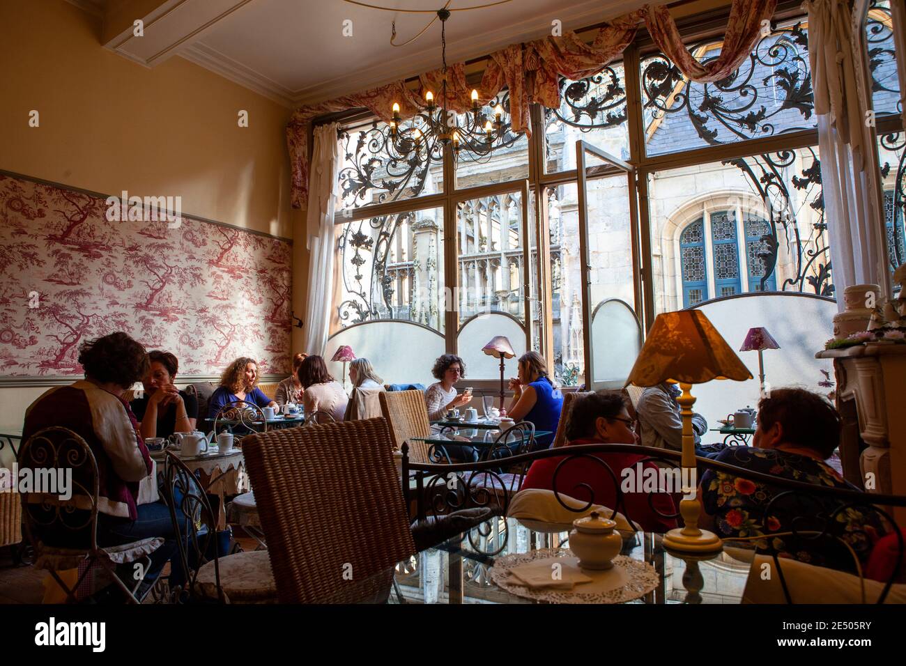 Dame Cakes Rouen Banque D Image Et Photos Alamy