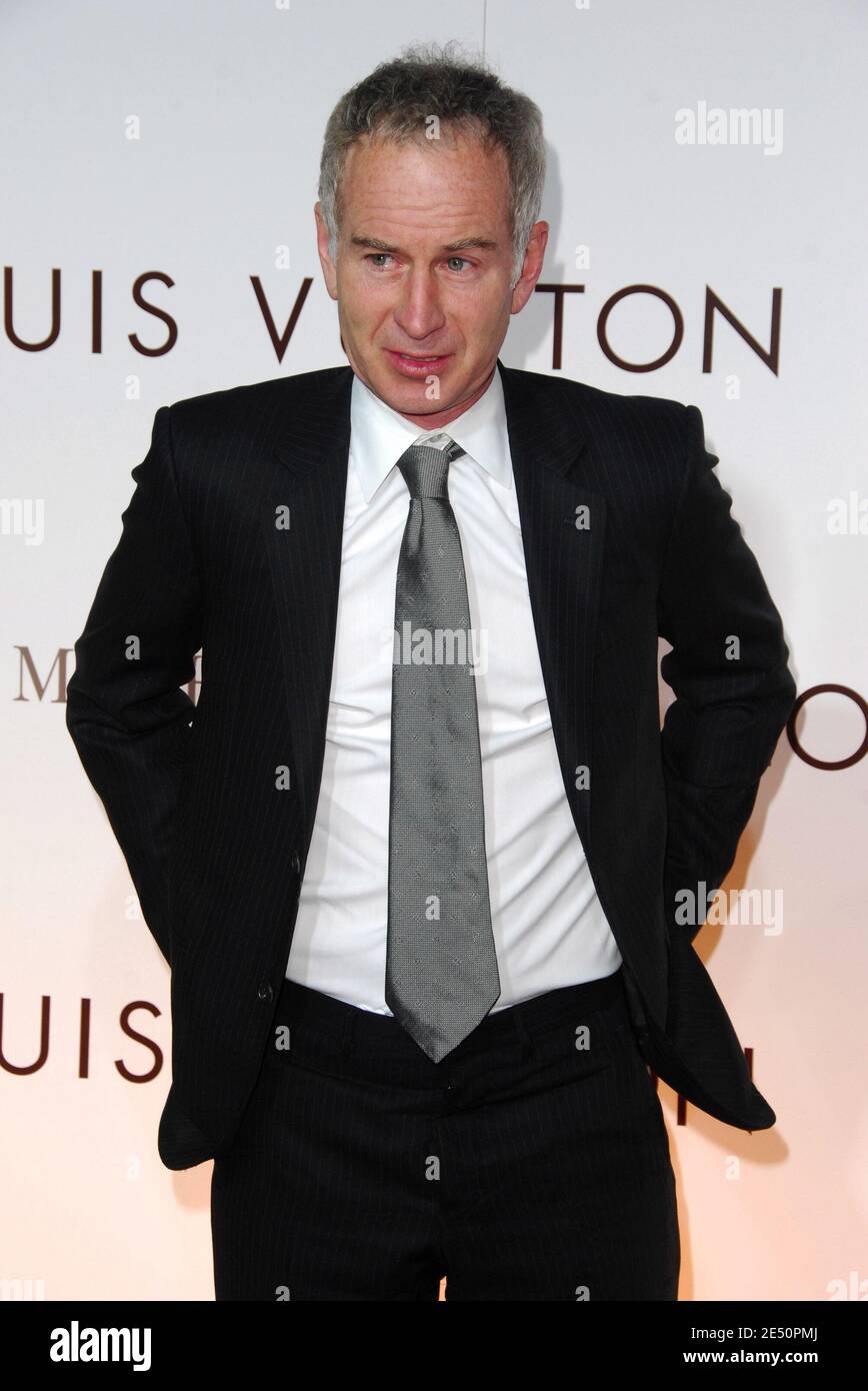 L'ex-star du tennis John McEnroe assiste au Brooklyn Museum et à la cérémonie de gala Louis Vuitton pour la rétrospective Takashi Murakami au Brooklyn Museum à New York, NY USA, le 3 avril 2008. Photo de Gregorio Binuya/ABACAPRESS.COM Banque D'Images