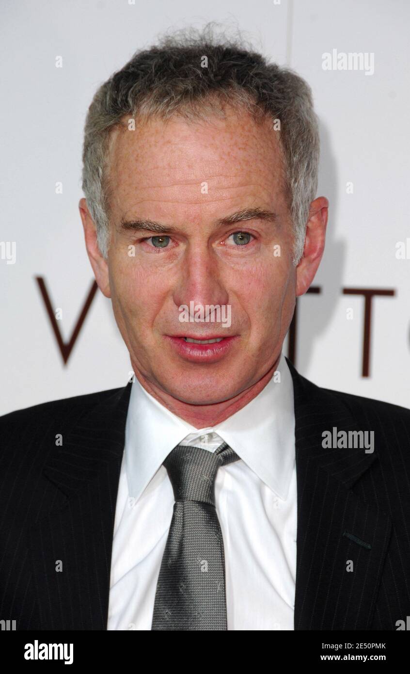 L'ex-star du tennis John McEnroe assiste au Brooklyn Museum et à la cérémonie de gala Louis Vuitton pour la rétrospective Takashi Murakami au Brooklyn Museum à New York, NY USA, le 3 avril 2008. Photo de Gregorio Binuya/ABACAPRESS.COM Banque D'Images