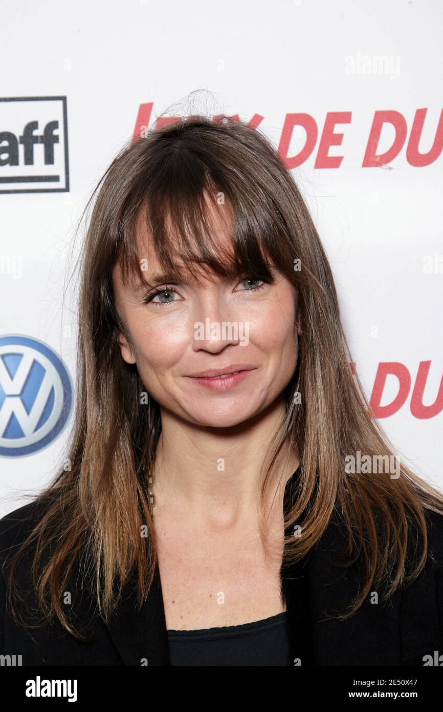 Animateur de télévision Axelle Laffont assiste à la première française du nouveau film de George Clooney, « Leatherheads », qui s'est tenu au cinéma de Normandie UGC à Paris, en France, le 11 avril 2008. Photo de Thierry Orban/ABACAPRESS.COM Banque D'Images