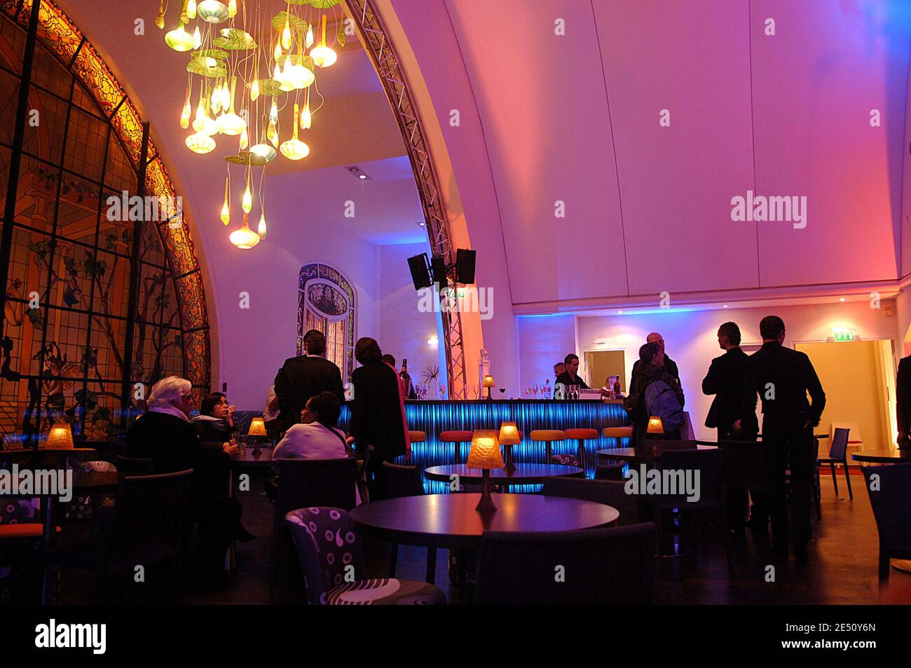 Nouveau restaurant « le Perroquet » au Casino de Paris le 7 avril 2008. Photo de Giancarlo Gorassini/ABACAPRESS.COM Banque D'Images