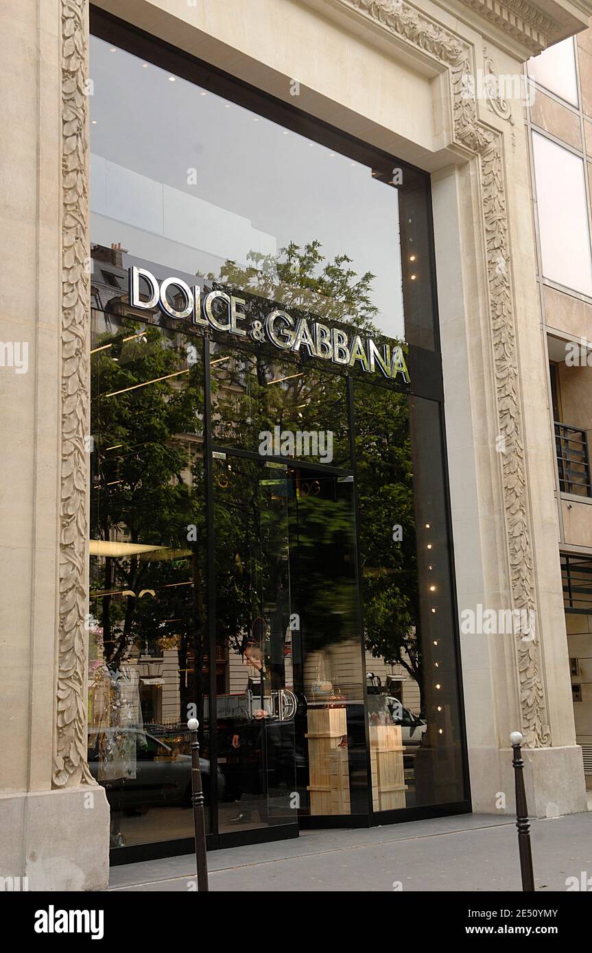 Magasin Dolce & Gabbana Avenue Montaigne à Paris, France, le 17 avril 2008. Photo de Giancarlo Gorassini/ABACAPRESS.COM Banque D'Images