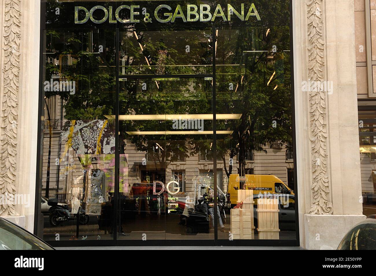 Magasin Dolce & Gabbana Avenue Montaigne à Paris, France, le 17 avril 2008. Photo de Giancarlo Gorassini/ABACAPRESS.COM Banque D'Images