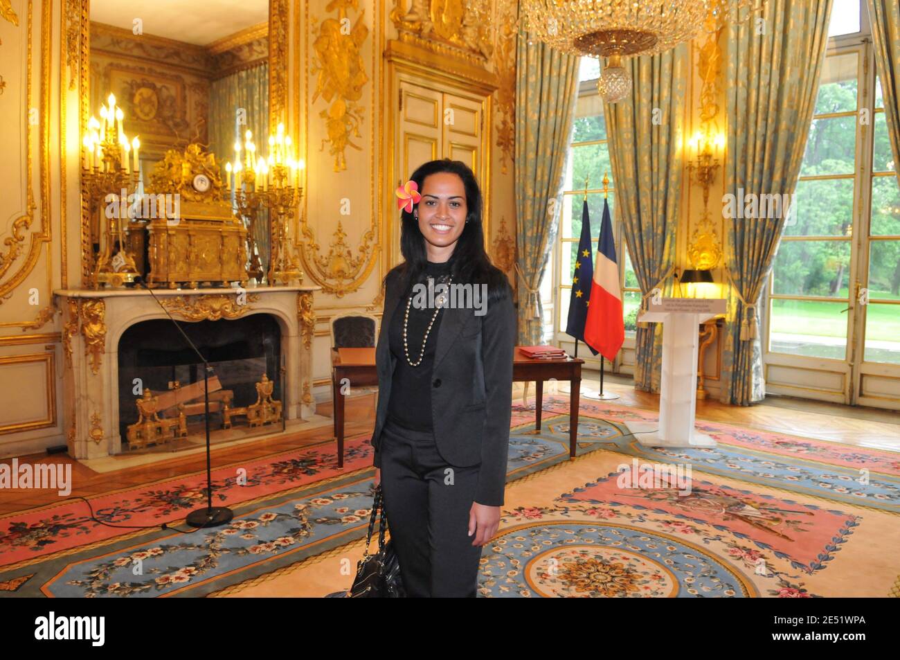 Heitiare Tribondeau, responsable des étudiants polynésiens en France et de l'ancienne Miss Tahiti, participe à la signature d'un accord entre la France et la Polynésie française à l'Elysée Palace à Paris, France, le 27 mai 2008. La ministre de l'intérieur, Michele Alliot-Marie, et la ministre junior d'outre-mer, Yves Jego, assistaient également à la cérémonie. Photo par Ammar Abd Rabbo/ABACAPRESS.COM Banque D'Images