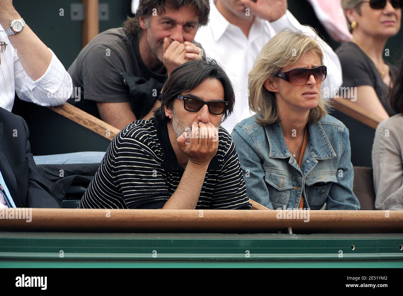 Yvan Attal participe à l'Open de tennis français 2008 au stade Roland Garros de Paris, le 1er juin 2008. Photo de Giancarlo Gorassini/ABACAPRESS.COM Banque D'Images