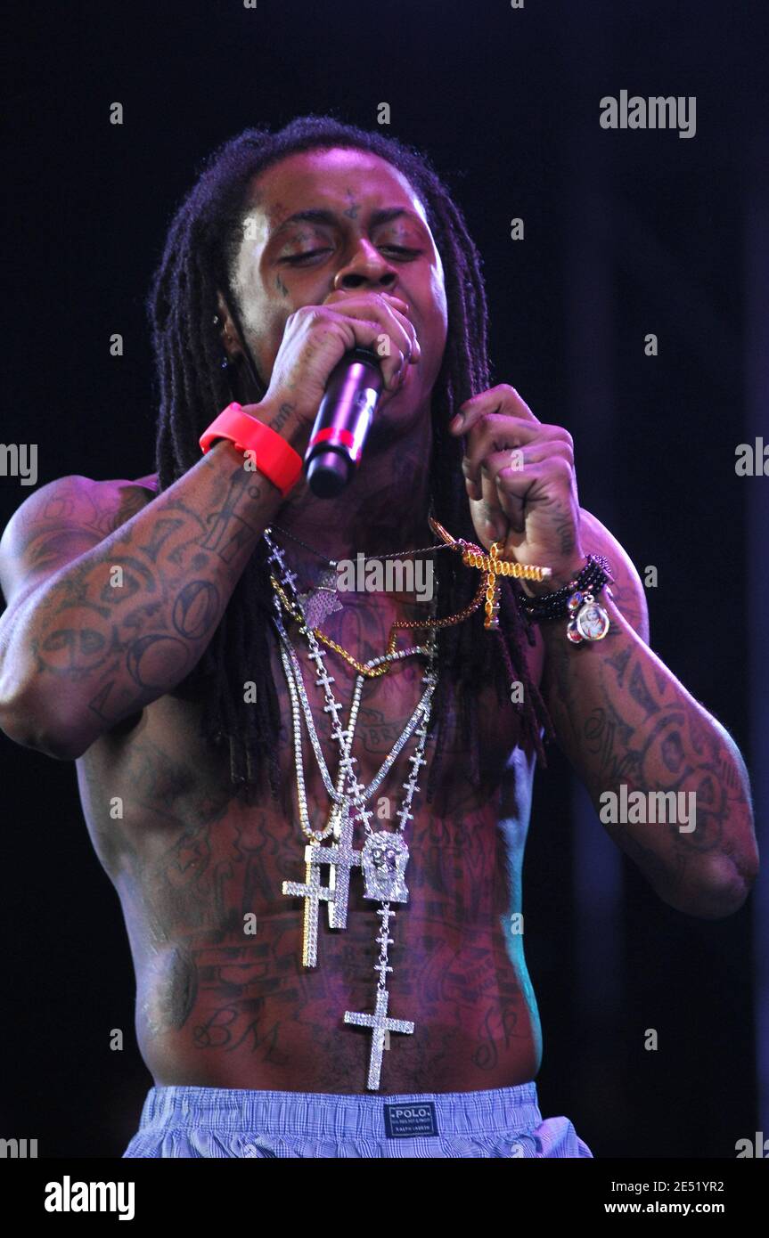 Singer Lil Wayne se produit sur le Jam d'été 2008 de Hot Liened au Giants Stadium à East Rutherford, NJ, USA le 1er juin 2008. Photo de Gregorio Binuya/ABACAPRESS.COM Banque D'Images